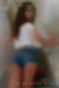 I'm an girls outgoing friendly naked person near Claremore OK.