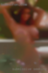 Submissive seeking woman who loves to please.